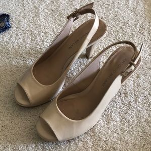 Antonio Melani peep toe heel